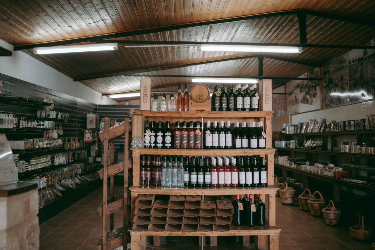 Tour di un'intera giornata: relitti, Laguna Blu e cantina Sterna