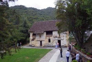 Passeggiata guidata a piedi su Artemide e intorno alla vecchia Kakopetria