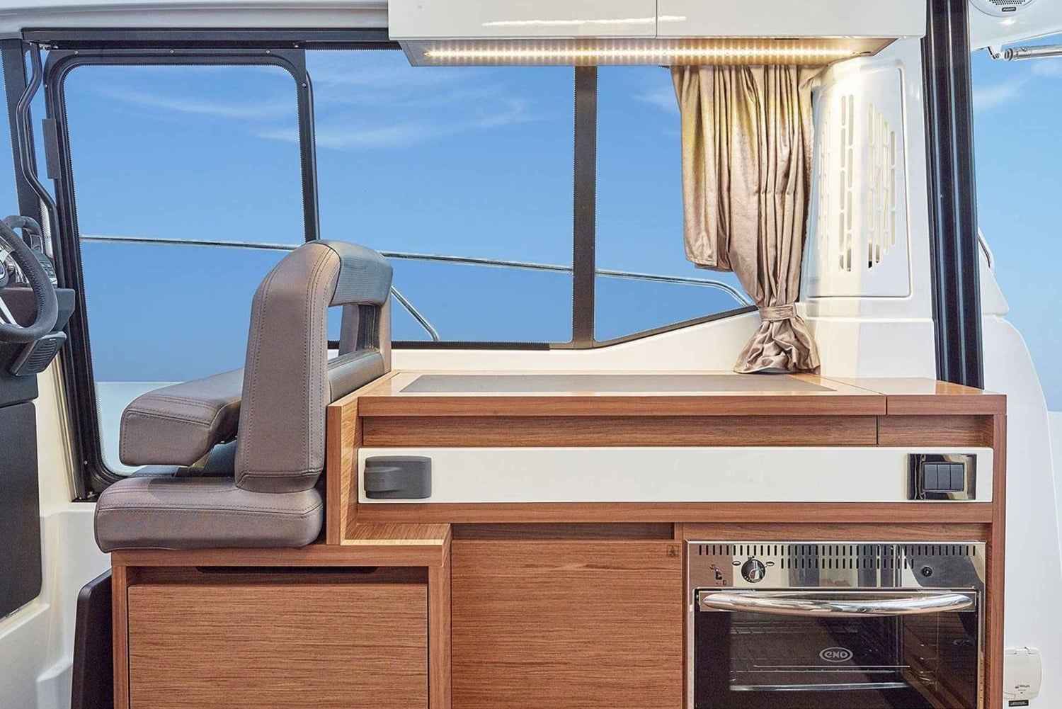 Jeanneau NC33 - Noleggio yacht di lusso per la Laguna Blu