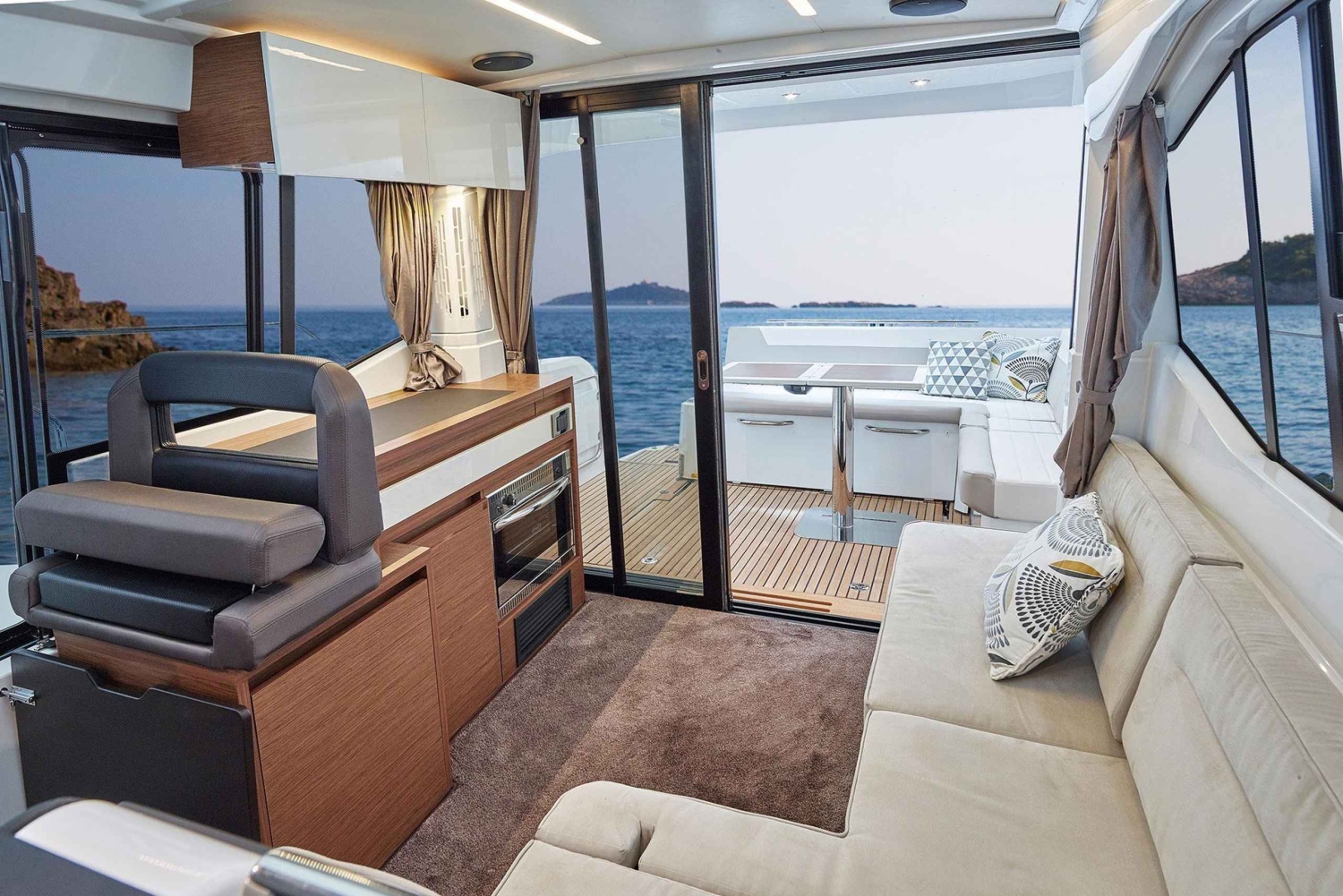 Jeanneau NC33 - Noleggio yacht di lusso per la Laguna Blu