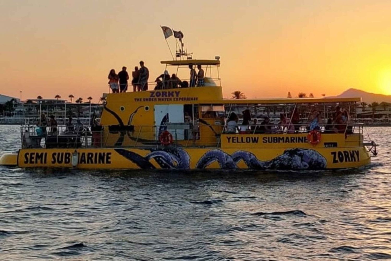 Bahía de Lárnaca: Crucero al atardecer con una copa de champán