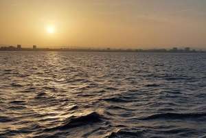 Baie de Larnaca : Croisière au coucher du soleil avec une coupe de champagne