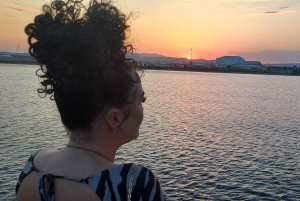 Baie de Larnaca : Croisière au coucher du soleil avec une coupe de champagne