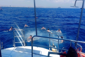 Baie de Larnaca : Croisière au coucher du soleil avec une coupe de champagne