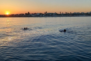 Baie de Larnaca : Croisière au coucher du soleil avec une coupe de champagne