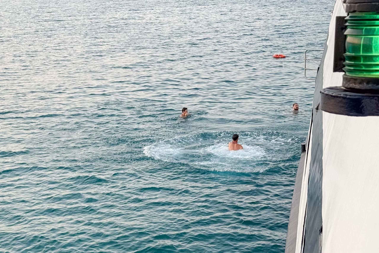 Larnaca: Disco Sunset cruise