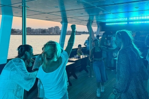 Larnaca: Disco Sunset cruise