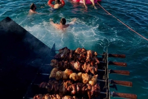 Larnaca : Croisière privée de détente à bord d'un bateau traditionnel Explorer N