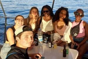 Lárnaca: crucero con el submarino amarillo y bebidas ilimitadas