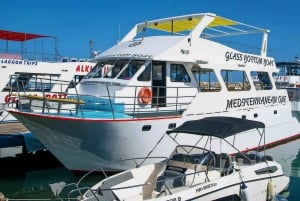 Latchi : Croisière d'un seul bateau dans le lagon bleu de la Méditerranée
