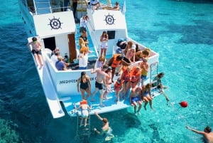 Latchi : Croisière d'un seul bateau dans le lagon bleu de la Méditerranée