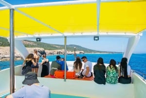 Latchi : Croisière d'un seul bateau dans le lagon bleu de la Méditerranée