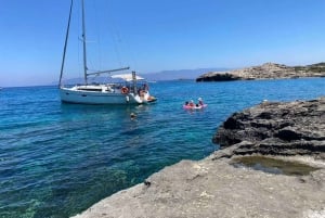 Latchi: Privat seiltur på 37-fots Bavaria-yacht