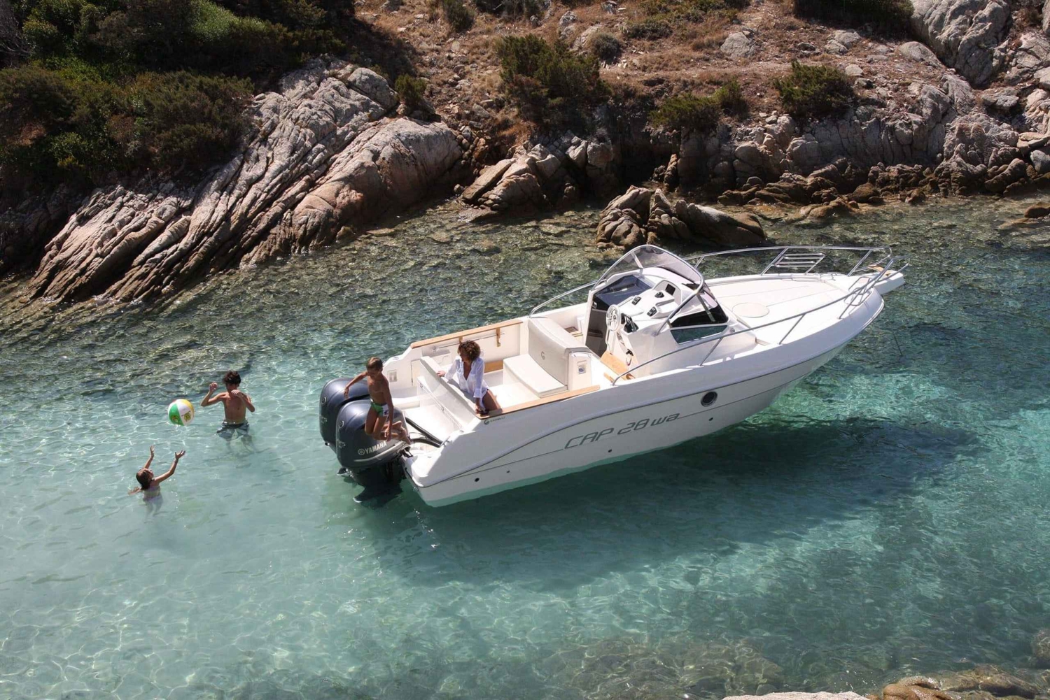 Aluguer de iate privado em Latchi: transferência em Paphos disponível