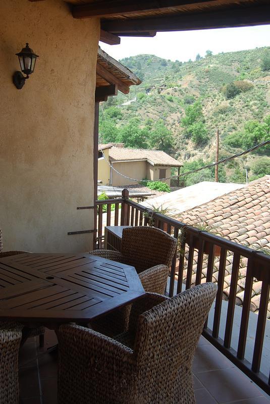 Linos Inn