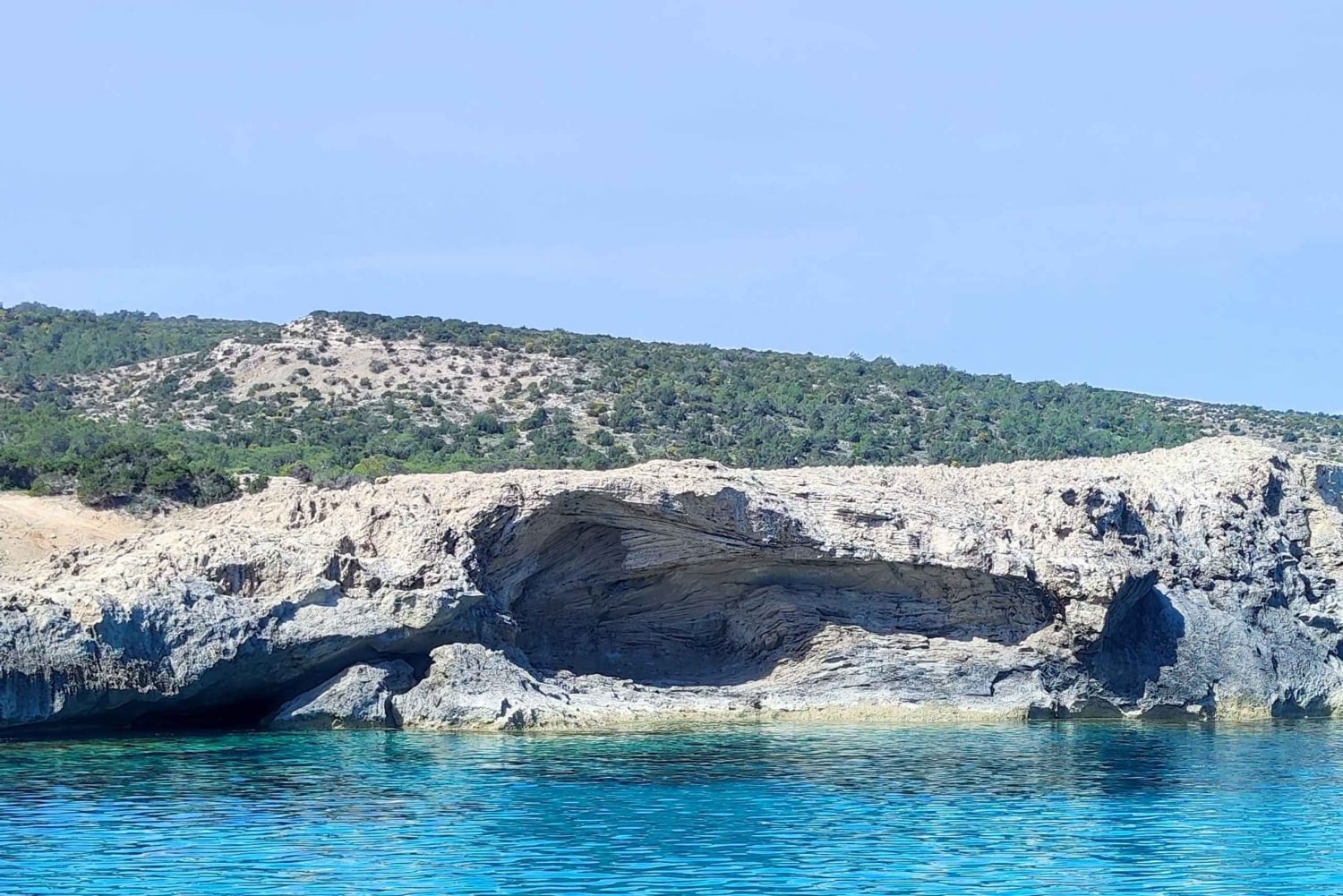 パフォス、ブルーラグーン、ラッチ、日帰りツアー、バス、ボート、ウォータースライダー。