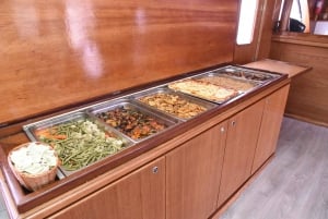 Paphos: Blå lagun-kryssning med BBQ-lunch, öppen bar, vattenrutschbana