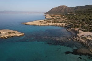 Paphos: pomeriggio in barca alla Laguna Blu con nuotata, BBQ e vino