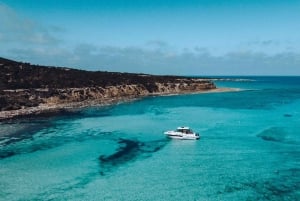 Paphos : Croisière au coucher du soleil sur le lagon bleu, barbecue et vin + toboggan aquatique