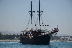 Paphos : Croisière en bateau pirate sur le Jolly Roger