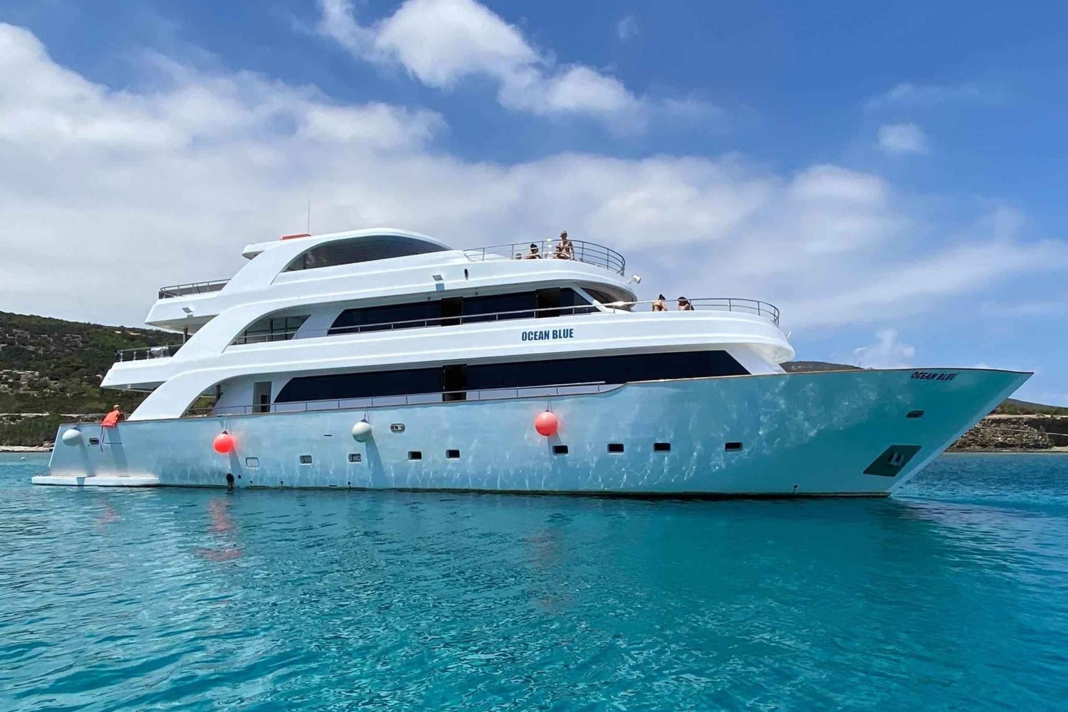 Пафос - Голубая Лагуна: Круиз с барбекю по системе 'все включено', горка, автобус