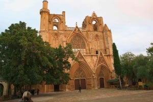 Paphos: Tour Famagusta-Ancient Salamis en spooktocht door de stad