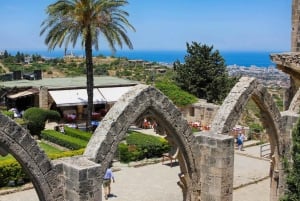 Paphos: Tour Kyrenia - St. Hilarion and Bellapais Abbey