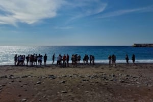 Paphos - Troodosgebergte door dorpjes en bossen.