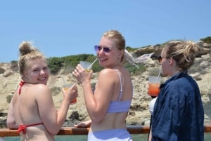 Pafos: Halvdags kryssning med Wave Dancer med BBQ och öppen bar