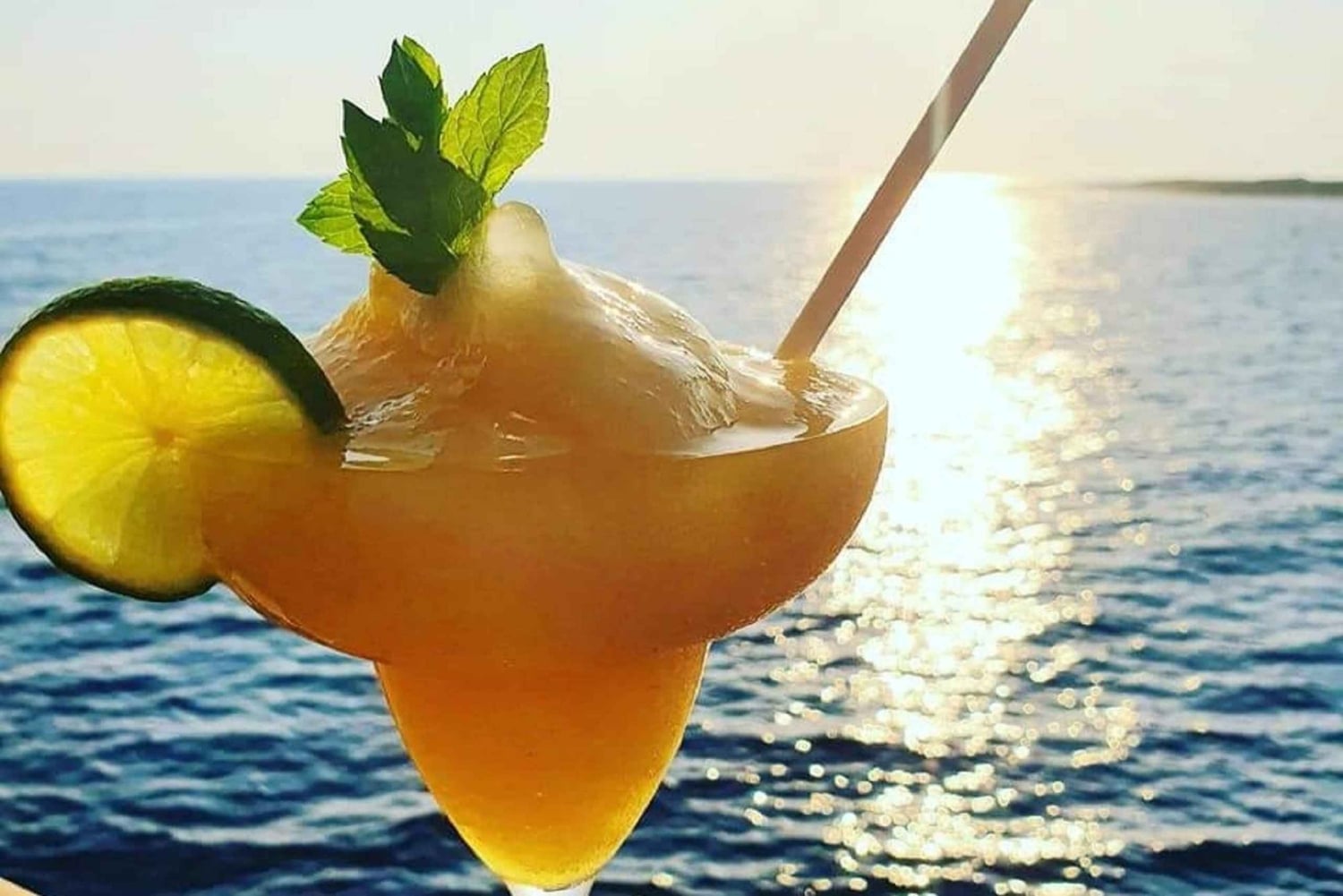 Paphos: Wave Dancer-solnedgangscruise med grilling og svømming