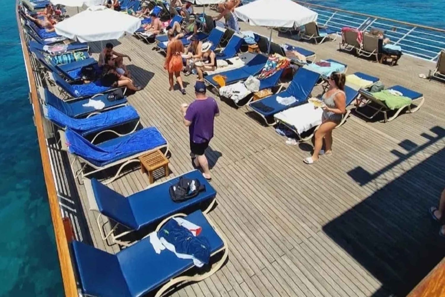 Paphos: Wave Dancer-solnedgangscruise med grilling og svømming