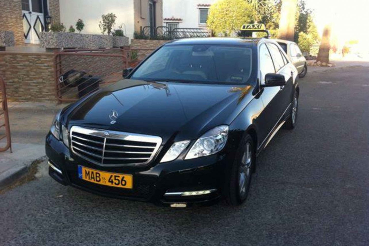 Private Transfer from Larnaca Airport to Nicosia
