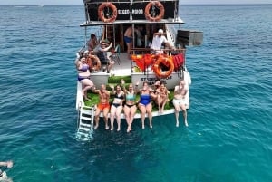 Протарас: круиз для взрослых с горкой, барбекю и 1 напитком