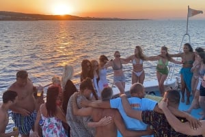 Protaras: Bådtur ved solnedgang til Turtle Cove og Den Blå Lagune