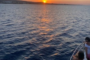 Protaras: Bådtur ved solnedgang til Turtle Cove og Den Blå Lagune
