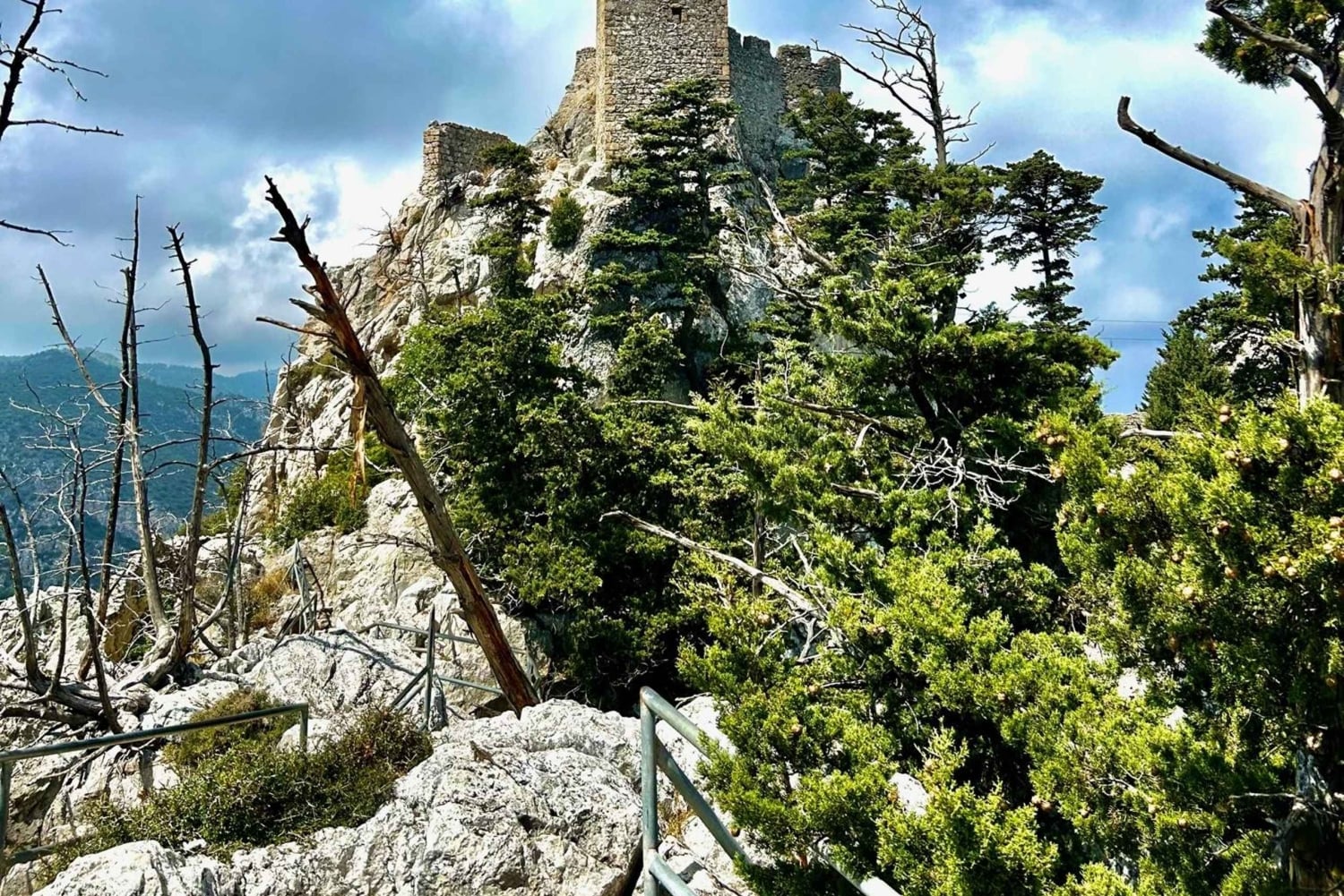St. Hilarion Castle and Bellapais ruines- with private guide