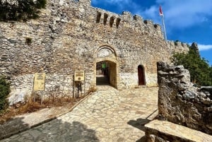 St. Hilarion Castle and Bellapais ruines- with private guide