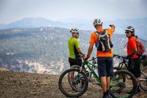 Passeio de bicicleta de montanha em Troodos