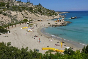 Camminare (di solito fino a 10 km) ed esplorare i dintorni di Cape Greko