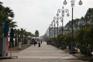 Finikoudes photo by cypruspictures.net