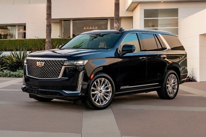 Private Transfer Fort Worth Airport DFW to Downtown Fort Worth by Luxury Vehicle
