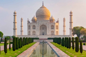 2-Day Agra and Jaipur Tour with Accommodation