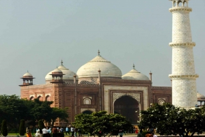 2 dagars All Inclusive Taj Mahal & Agra City Tour från Banglore