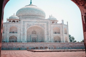 Tour de 2 días con todo incluido por el Taj Mahal y la ciudad de Agra desde Banglore