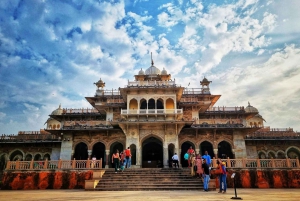 2-Days Jaipur Tour From Delhi with Overnight at Jaipur