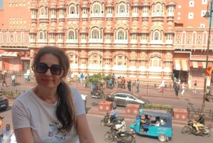 3 päivän yksityinen luksusmatka Kultaiseen kolmioon Agra Jaipur Delhi