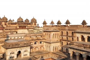 Eine Tagestour von Khajuraho, Orchha und Gwalior von Delhi aus in 5 Tagen