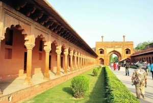 Agra: 5-Hours Taj Mahal and Agra Fort Private Tour