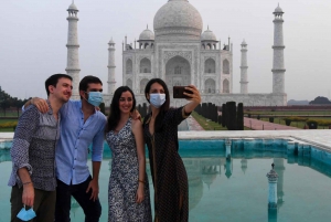 Agra: Tour panoramico di un giorno intero in auto con guida governativa