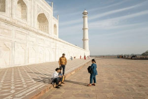 Agra : visite touristique privée d'une journée avec guide en voiture